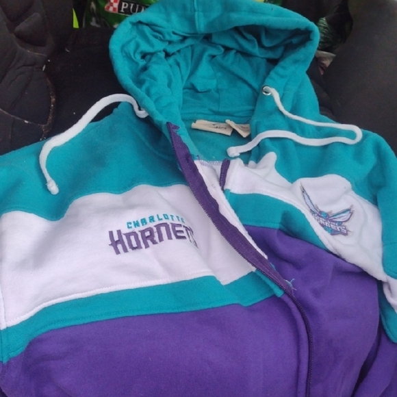 Charlotte HORNETS Fanatics Jacket - Teal, White, and Purple 3XL - Picture 1 of 4
